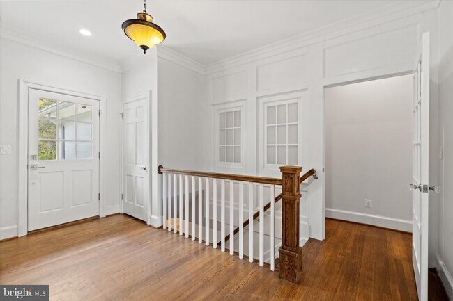 Building Photo - 4905 Dorset Ave