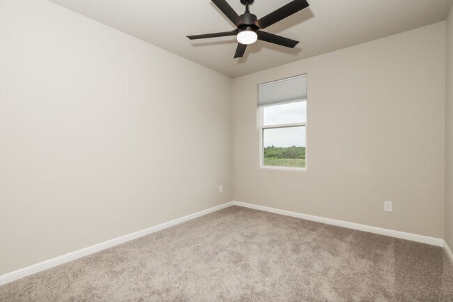 Building Photo - Amazing home ready to move in!