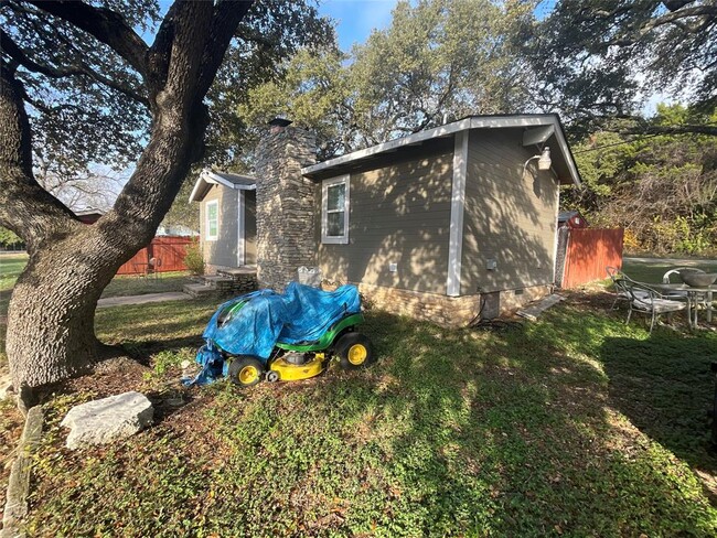 Building Photo - 18302 Redbud Ln