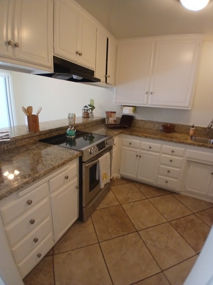 Building Photo - 837 Amigos Way