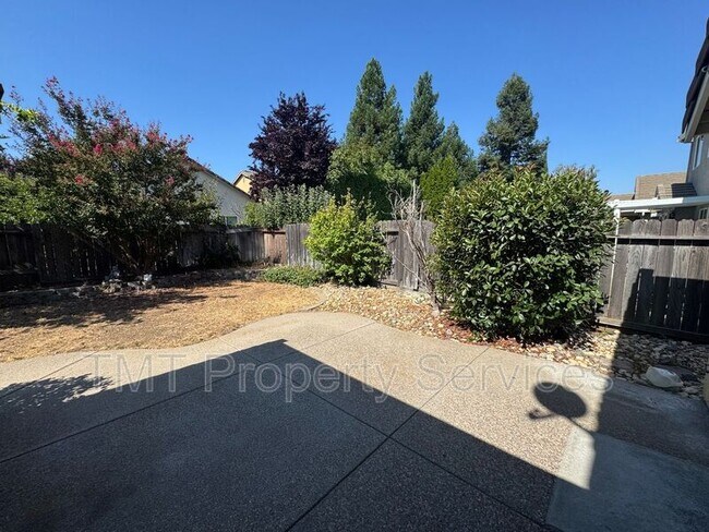 Building Photo - 9440 Stone Springs Dr