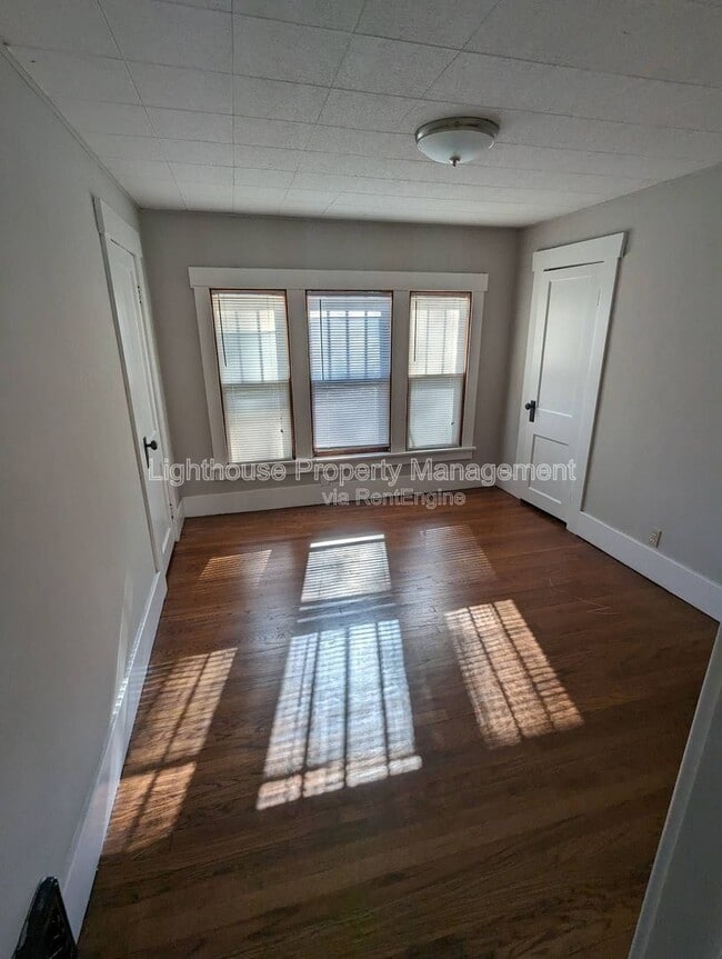 Building Photo - 449 24th St N