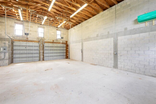 Building Photo - 17101 SW 48th St