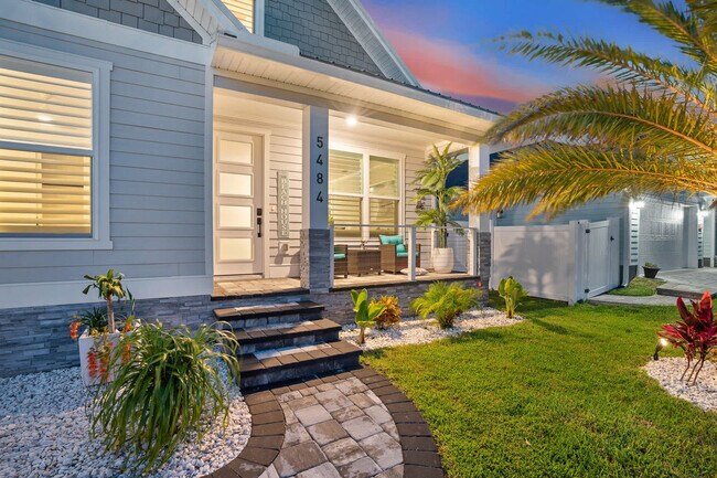 Building Photo - 5484 3rd St