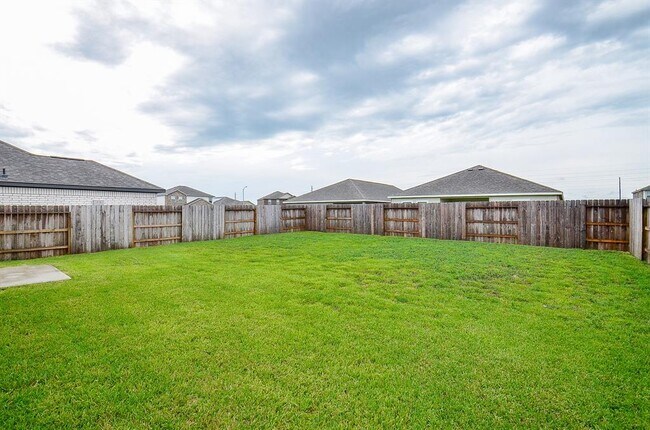 Building Photo - 27314 Clear Breeze Dr