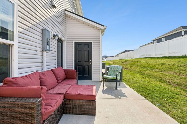 Building Photo - Beautifully maintained and now available as a rental for the very first time!