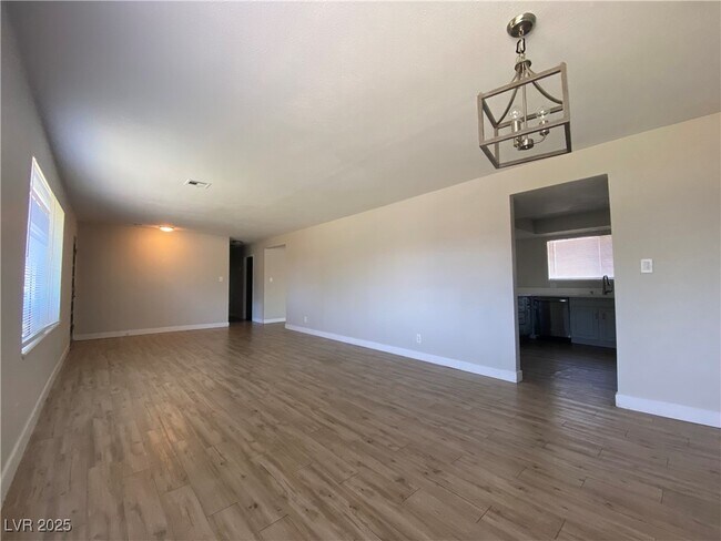 Primary Photo - 4765 E Mohave Ave