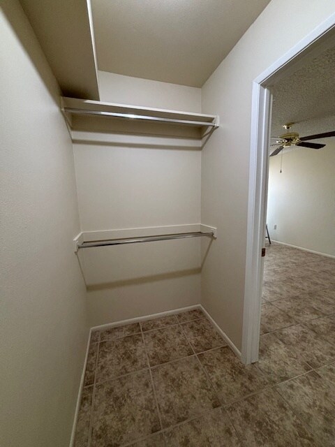 Building Photo - 9709 W Glen Oaks Cir
