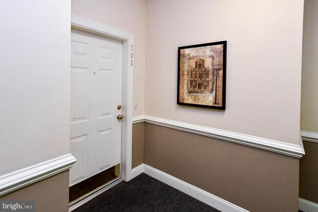 Building Photo - 15616 Everglade Ln