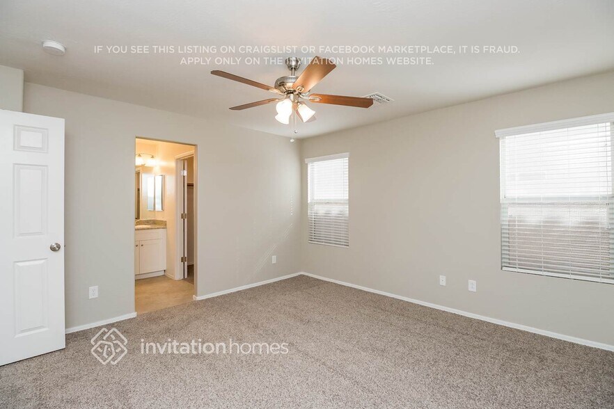 Building Photo - 1429 E Rosebud Dr