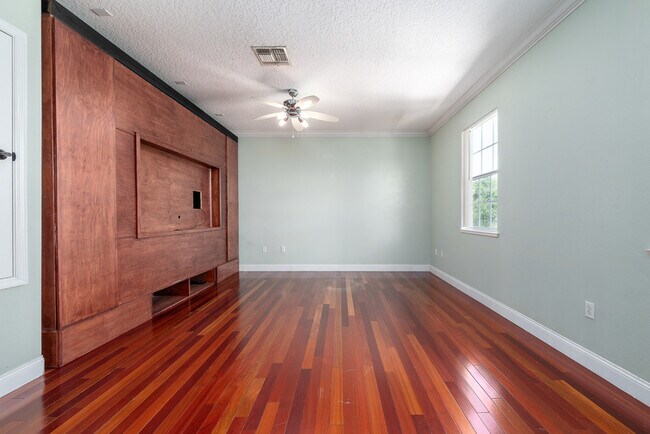 Building Photo - 14644 Cableshire Way