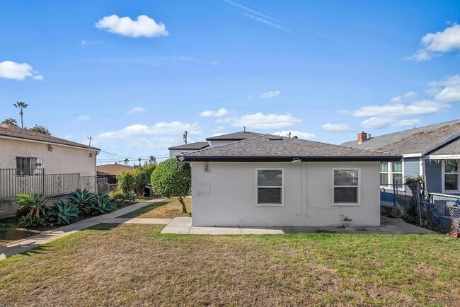 Building Photo - 734 S 46th St