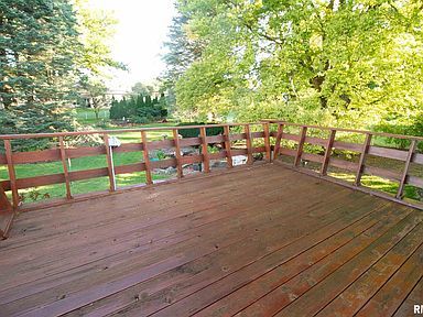 Building Photo - 1728 Middle Rd