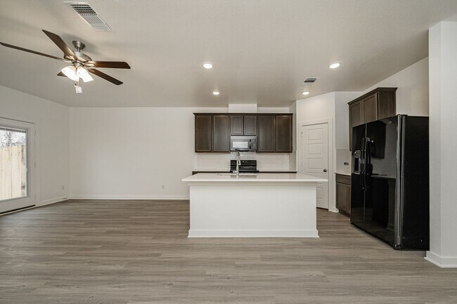Building Photo - 8461 Adelaide Dr