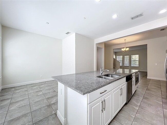 Building Photo - 561 Scotia Pl