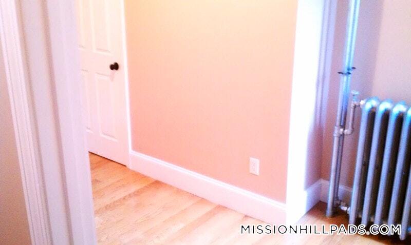 Building Photo - 252 Warren St