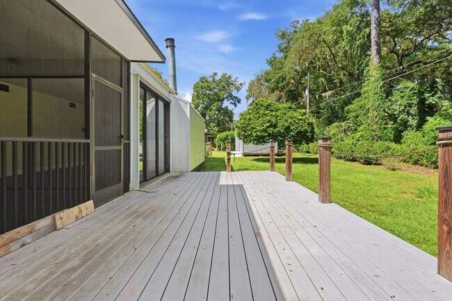 Building Photo - 2266 SW 43rd Pl