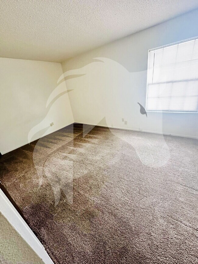 Building Photo - "Charming 3-Bed Home with Attached Garage ...