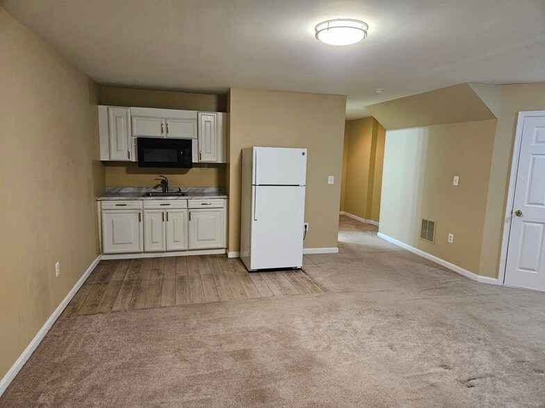 Building Photo - 15766 Nimes Ct