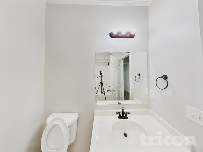 Building Photo - 1030 Ryan Ct