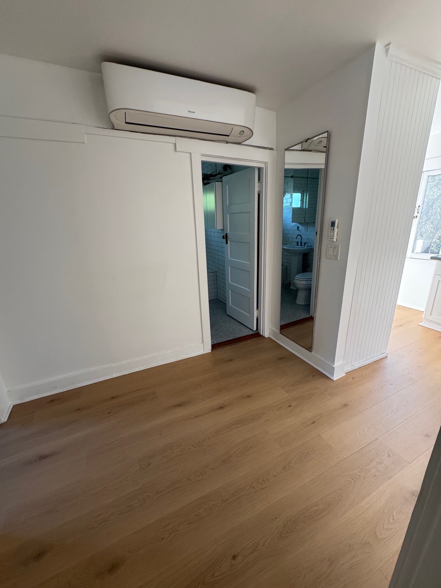 Building Photo - 5926 Hayes Ave