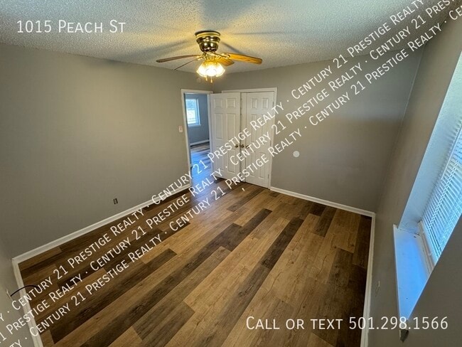 Building Photo - 1015 Peach St