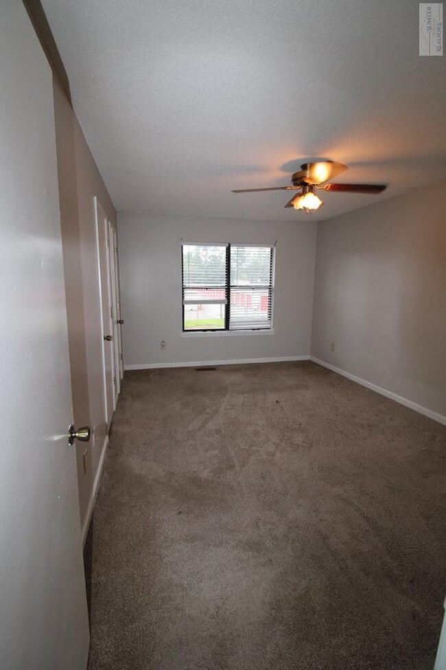 Building Photo - 2012 Gion St