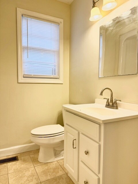 Building Photo - 2231 Willow Creek Rd