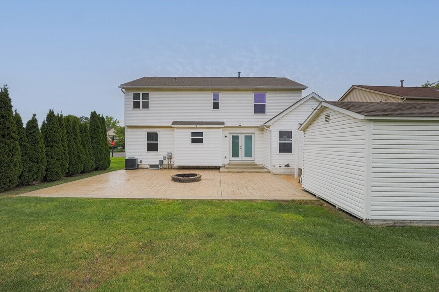 Building Photo - 3033 Jamestown Dr