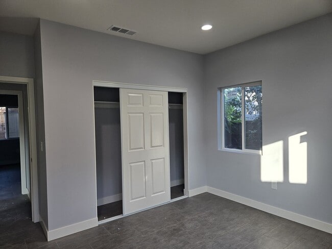 Building Photo - 9538 Prichard St