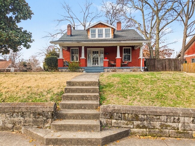 Building Photo - Rare historic East Nashville bungalow for rent; 4 Beds 3 Baths, 1,806 SqFt, fenced yard
