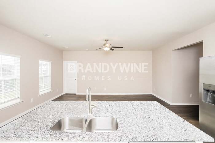 Building Photo - 519 Glenmanor Dr