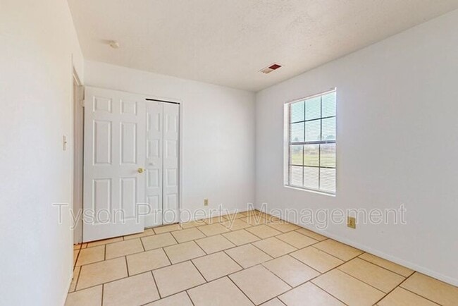 Building Photo - 708 Buckboard Rd SE