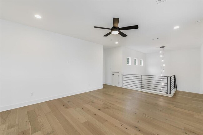 Building Photo - 1105 Lipan Trail