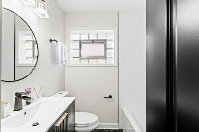 Building Photo - 6444 28th Pl