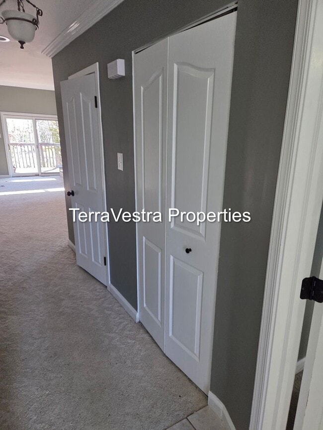 Building Photo - 3 Bed 2.5 Bath in Sicklerville! Eligible for $500 Security Deposit.