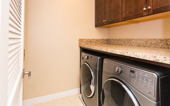 Building Photo - Spacious Home in Great Olde Carlsbad Locat...