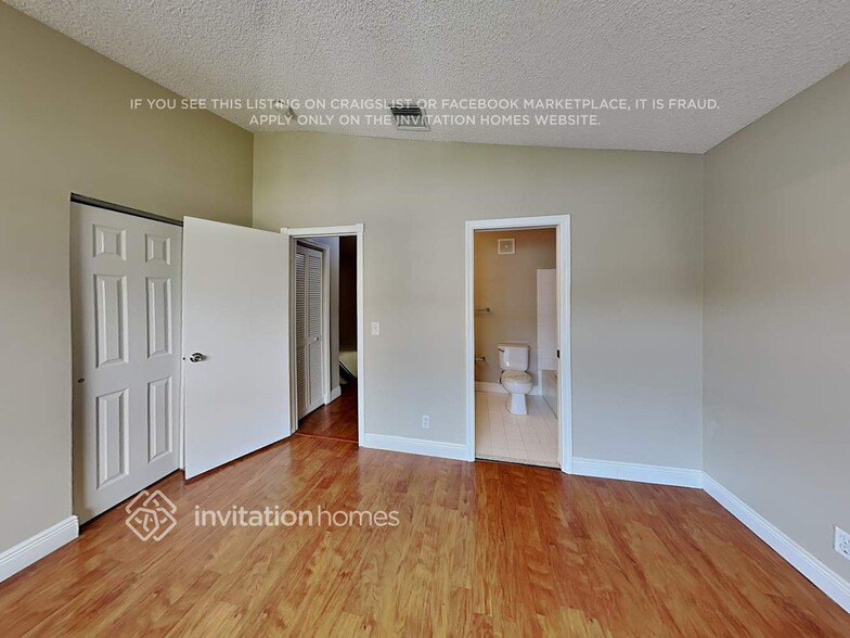 Building Photo - 9951 NW 56th Pl