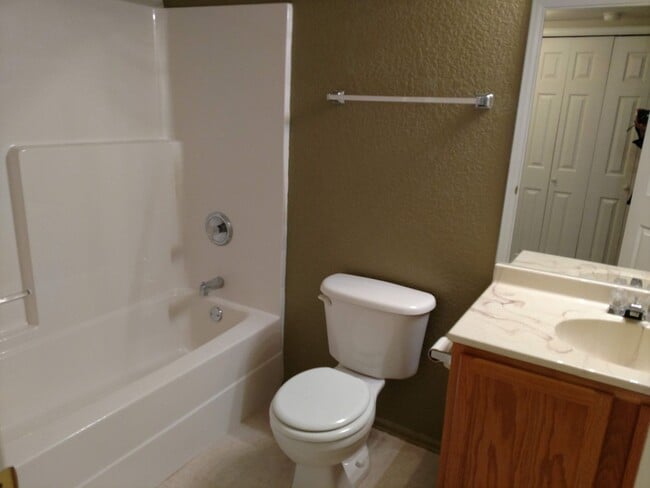 Building Photo - ALL PROSPECTIVE TENANTS MUST SUBMIT A $58 NON-REFUNDABLE APPLICATION FEE PER APPLICANT ONLINE AND...