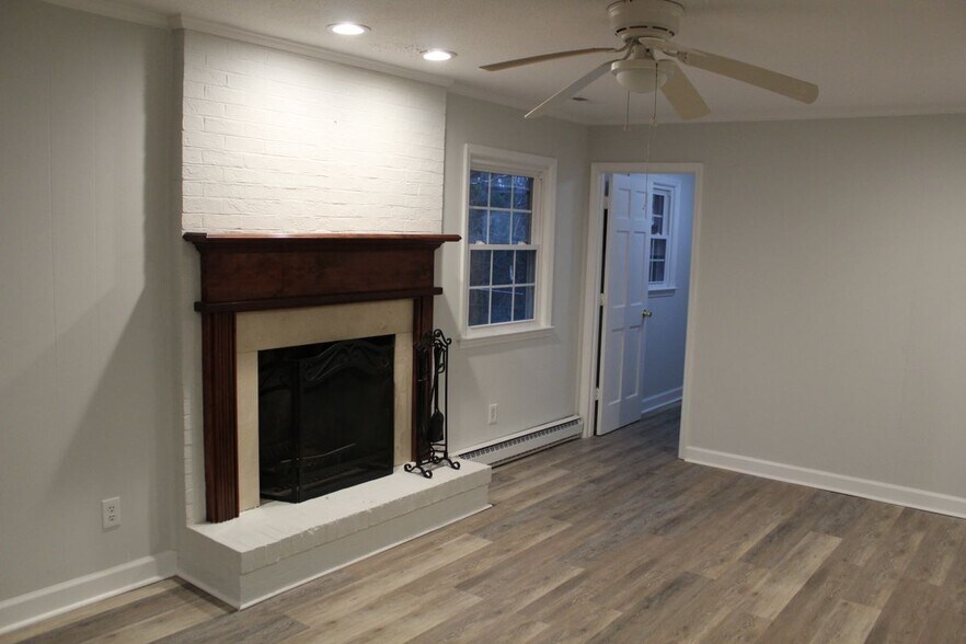 Building Photo - 3030 Studley Rd