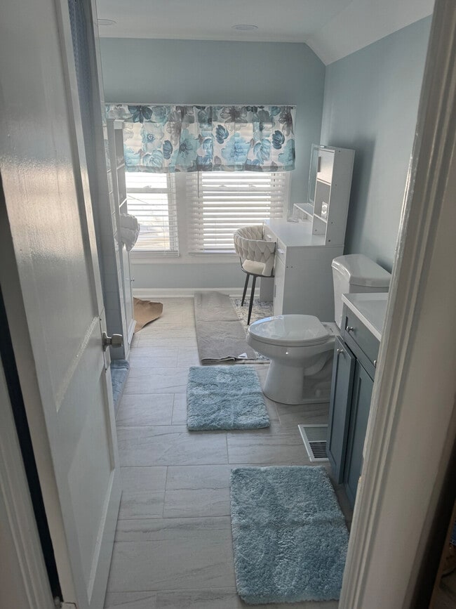 Building Photo - 1106 Central Ave