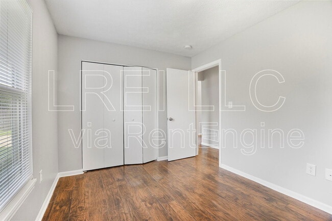 Building Photo - 6707 Fenske Ln