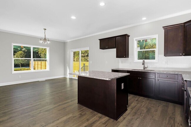 Kitchen - 6884 Willa Ct