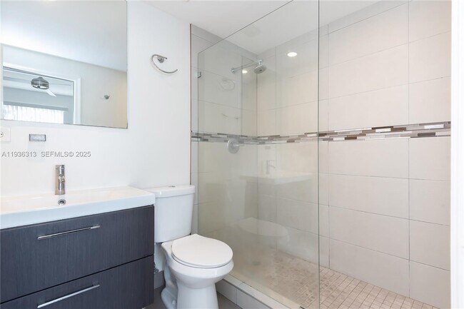 Building Photo - 7818 Dixie Beach Cir