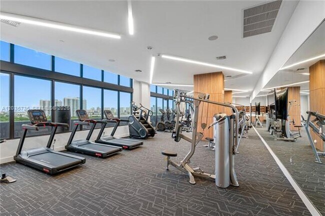 Building Photo - 16395 Biscayne Blvd