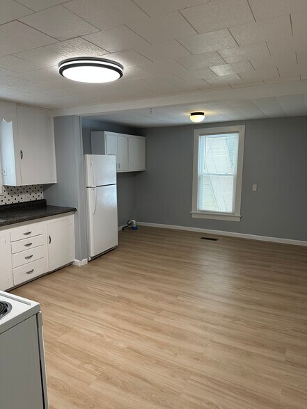 Kitchen - 144 Chapin St