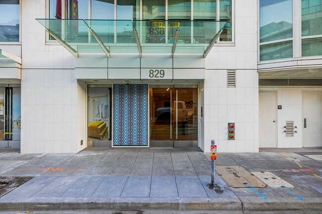 Building Photo - 829 Folsom St