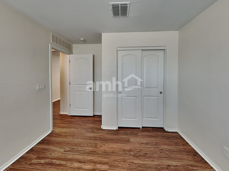 Building Photo - 1508 N Banning