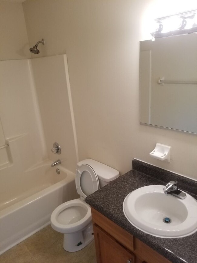 Building Photo - 1065 Thornwoode Ln
