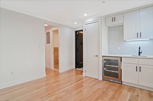 Building Photo - 1 Cambridge Pl